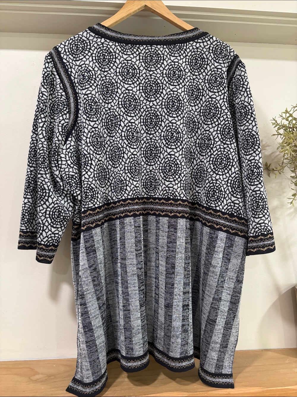 Ming Wang Multi Pattern Jacquard Knit Cardigan, Size 3X - Picture 4 of 14